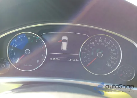 2011 Volkswagen Touareg Vr6 Lux z USA, uszkodzony, nr VIN WVGFF9BP6BD003726